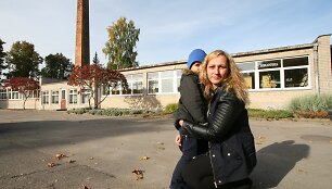 &Scaron;e&scaron;iamečiui ir jo mamai po rankos lūžio reikėjo tik dėmesio, bet buvo siūlomi pinigai