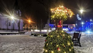 „Miško Fėja" centrinėje Tytuvėnų miesto aikštėje