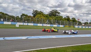 &bdquo;Formula-E&ldquo; bandymai Doningtone