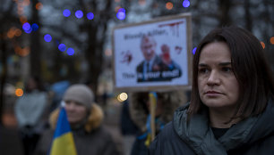 Baltarusijos opozicijos lyderė Sviatlana Cichanouvskaja protesto prieš Rusijos invaziją į Ukrainą metu