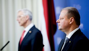 Dalios Grybauskaitės vizitas Lenkijoje antros kadencijos pabaigoje įvertintas teigiamai, bet pirmasis iniciatyvą gerinti santykius parodė premjeras Saulius Skvernelis.