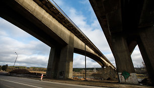 Kaune pradėtos tilto statybos