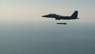 Naikintuvas F-15 leidžia raketą &bdquo;Taurus&ldquo;