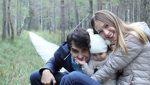 Indrė ir Paulius Skučai su dukra Elžbieta