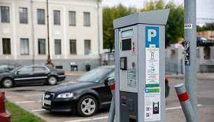 Automobilių aikštelė prie Kauno geležinkelio stoties