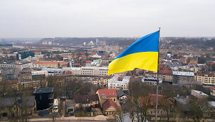 Ant Pelėdų kalno i&scaron;kelta Ukrainos vėliava
