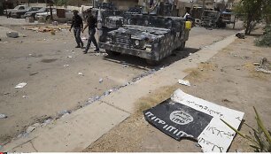 Numesta ISIS vėliava Faludžoje