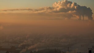 Ulan Batore &ndash; itin toksi&scaron;kas smogas, kurį kelia žiemą &scaron;ildymui deginamos anglys, mediena ir &scaron;iuk&scaron;lės
