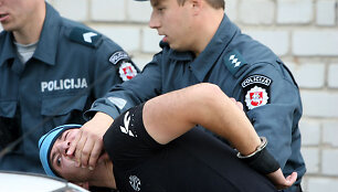 Kaune vyko konkursas &bdquo;2009 metų geriausias Lietuvos vie&scaron;osios policijos patrulis&ldquo;, skirtas gerinti vie&scaron;osios policijos patrulių profesinį ir fizinį pasirengimą