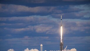 Japonija: &Scaron;iaurės Korėja planuoja paleisti raketą su antruoju kariniu žvalgybos palydovu /  / AP