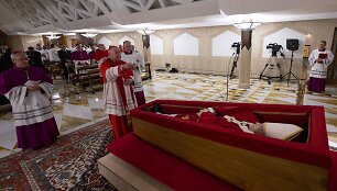 Pa&scaron;arvotas popiežius Pranci&scaron;kus / AFP