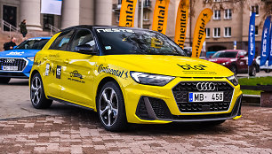 „Audi A1 Sportback“, konkurso „Metų automobilis 2020“ dalyviai prie Martyno Mažvydo bibliotekos