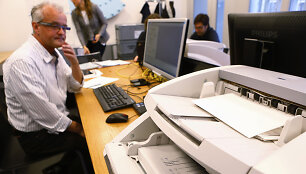 Elektroninis balsavimas keliuose &Scaron;veicarijos kantonuose bandomas jau nuo 2004 metų