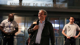 Michelis Platini paleistas iš areštinės Prancūzijoje.