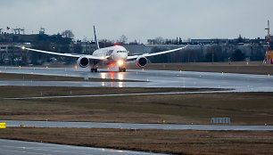 Vilniuje nusileido „Boeing“ atskridęs tiesiai iš Japonijos