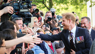 Princas Harry šią gegužę Londone. Jaunėlis karaliaus Charleso III sūnus – vis dar žvaigždė, tačiau skandalingi interviu ir atviri memuarai gerokai sumažino britų visuomenės meilę 