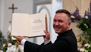 Klebonas Karolis Petravičius