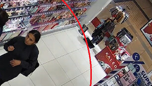 Kvepalų vagystė tyrime ie&scaron;koma moteris