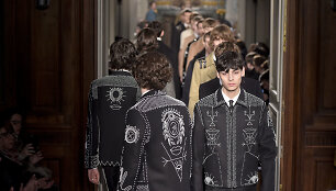 &bdquo;Valentino&ldquo; 2016 m. rudens-žiemos kolekcijos modelis