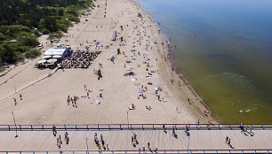 Palangoje ramu – vieni gaudo grundalus, kiti pirmą kartą lenda į geliančią Baltiją