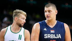 Domantas Sabonis ir Nikola Jokičius