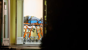 COVID-19 pacientai atvežami į Vilniaus miesto klinikinę ligoninę