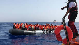 Prie Graikijos i&scaron;gelbėti migrantai