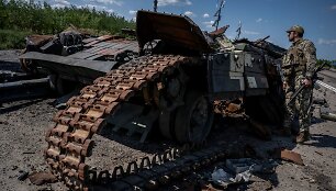 Sunaikintas rusų tankas prie Robotynės