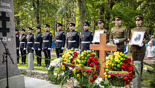 Klaipėdoje perlaidotas J.Polovinskas-Budrys ir jo žmona R.Kašubaitė-Budienė.