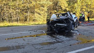 Netoli &Scaron;ilutės susidūrė &bdquo;Toyota&ldquo; ir BMW