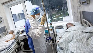 VUL Santaros klinikos. Kova su koronavirusu