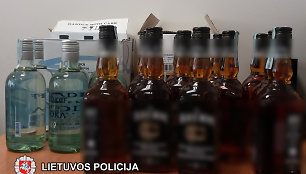 Vairuotojas turėjo prisikrovęs alkoholinių gėrimų, tačiau negalėjo pagrįsti jo įsigijimo aplinkybių.