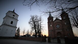 Plungės dvaro pa&scaron;onėje lietuvi&scaron;kas &bdquo;tadžmahalas&ldquo; skaičiuoja laiką