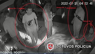 Sostinės Vilniaus gatvės bare – smurto atvejis: policija ieško trijų vyrų