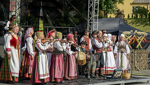 Savaitgalį Plungėje vyks folkloro festivalis „Saulelė raudona“