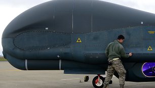 JAV oro pajėgų žvalgybinis dronas „Global Hawk“