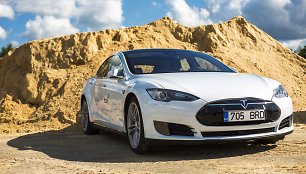 Tesla Model S 70 D