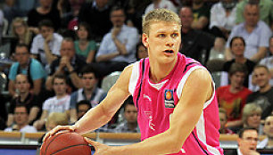 Benas Veikalas padėjo savo ekipai „Telekom Basket“ iškovot pergalę.