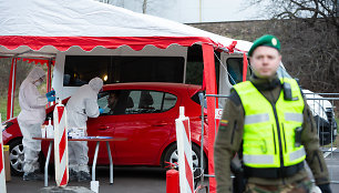 Vilniuje atidarytas mobilusis koronaviruso tyrimų ėmimo punktas