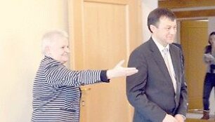 Biržų rajono savivaldybėje lankėsi Rusijos Federacijos ambasados Konsulinio skyriaus vedėjas Aleksandras Mamajevas. Biržų savivaldybės merė Irutė Varzienė jam prane&scaron;ė naujausią rajono vadovų sprendimą - sovietų karių kapinėse nebeguldyti &bdquo;Birute&ldquo; vadinamo paminklo.  