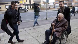 Vladimiras Bukovskis atvyksta į teismą Kembridže