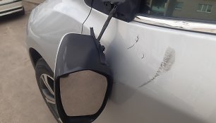 Kėdainių rajone apgadintas automobilis