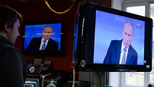 Rusijos prezidentas Vladimiras Putinas atsakinėja į gyventojų klausimus