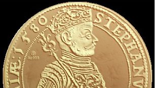 Stepono Batoro laikais kaldintos auksinės 10 dukatų monetos replika