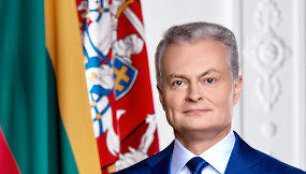 Gitano Nausėdos portretas, kuris pristatytas valstybinėms įstaigoms