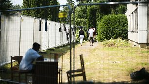 Alytaus r., Verebiejų kaime, apleistoje mokykloje apgyvendinti migrantai