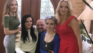 Svetlana ir Egidijus su dukromis