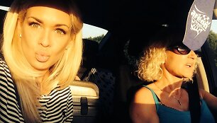 Oksana Pikul-Jasaitienė su mama Laima