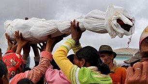 Madagaskaras: Famadihana