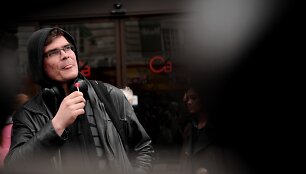 Emilis Vėlyvis